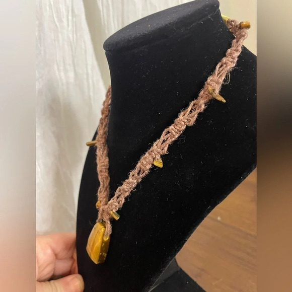 NWT Handmade Necklace Glass Marble Pendant Hemp Macramé, Beaded, 16”/40.64 cm. - Picture 2 of 4